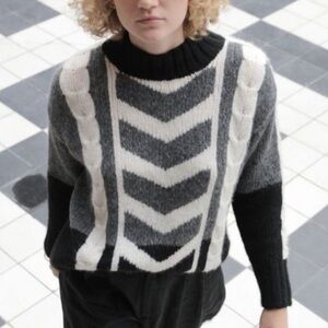 Kordal New York Klaus Chevron Cable Sweater in White and Black NWT Size Small